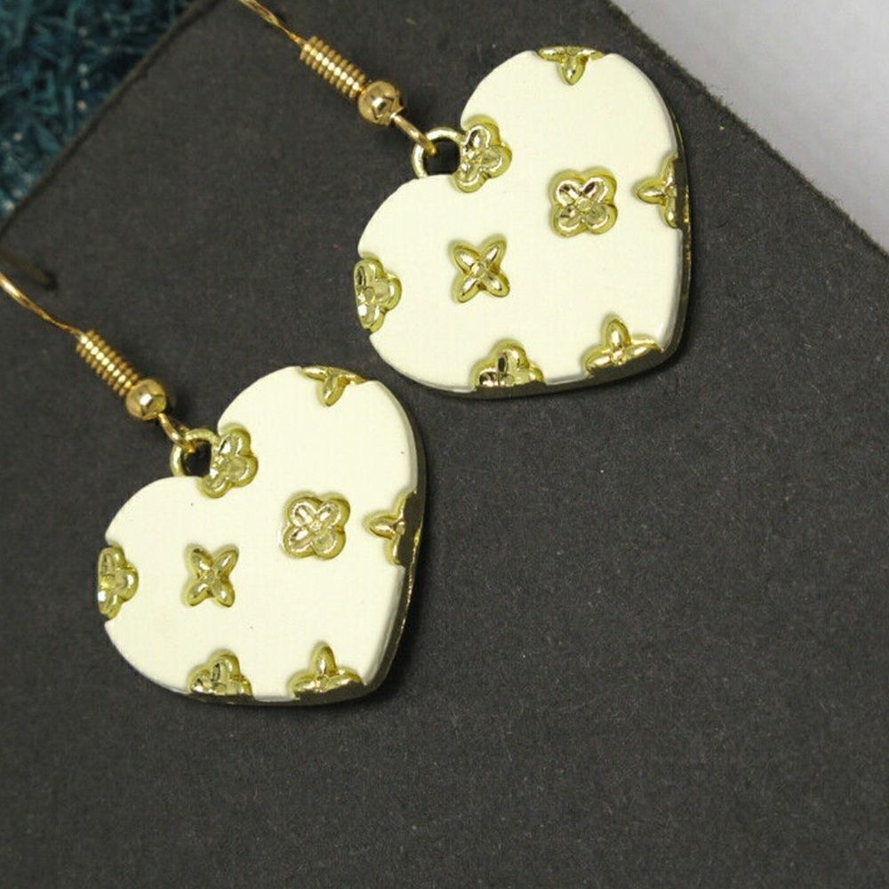 NWT BJ Heart Earrings - Picture 4 of 4